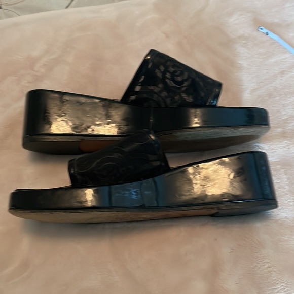 Yves saint Laurent vintage black lace pattern slides. Size 7 - Picture 4 of 13
